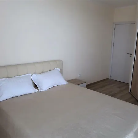 Luxe 3-room Sea View Apartment *